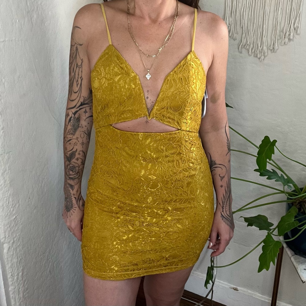 Elegant Gold Lace Mini Dress